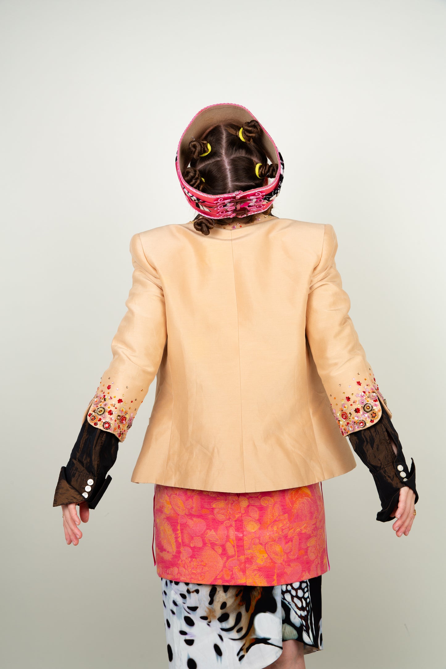 The sandy Blazer with multicolor floral beads (Padded)