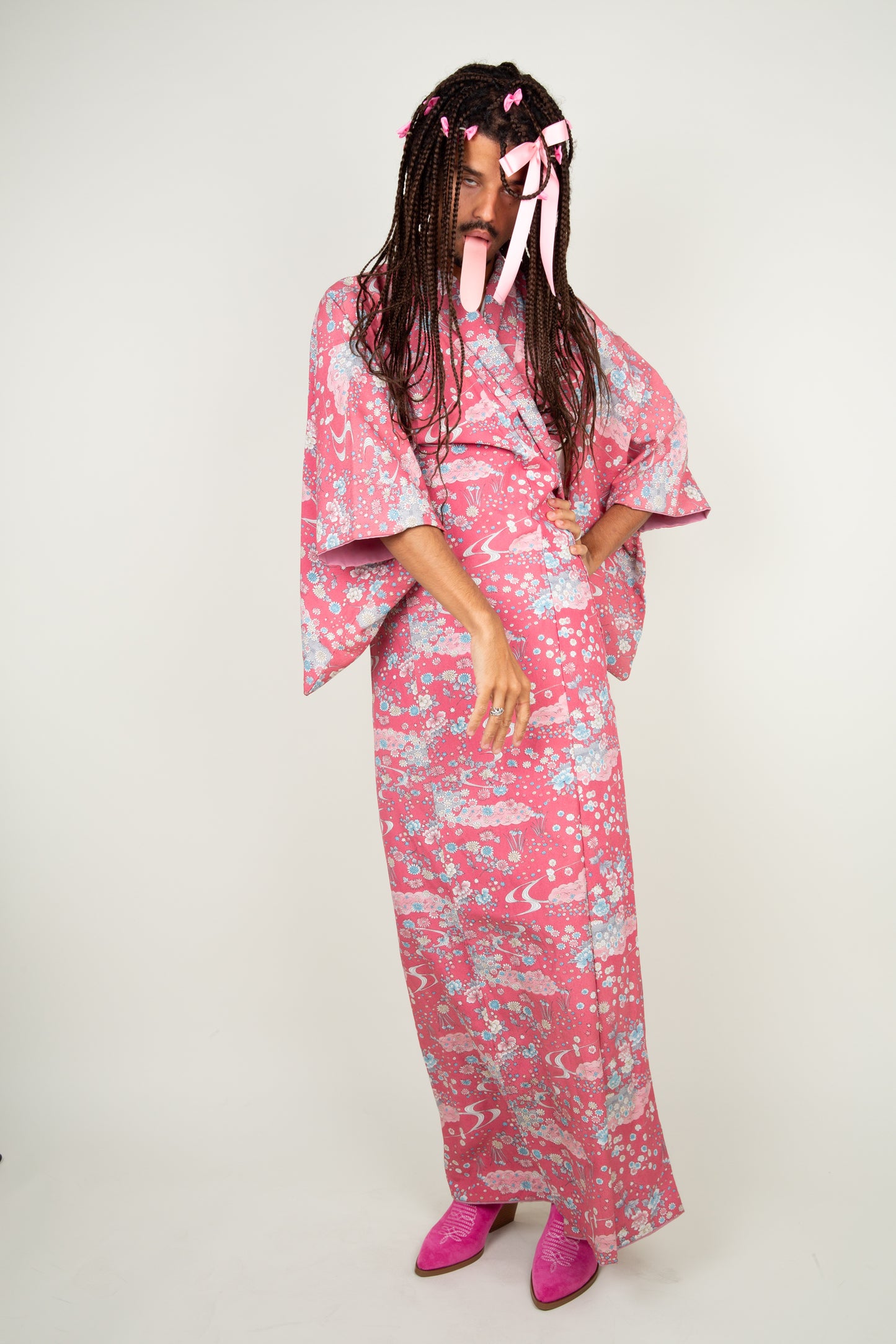 The flower princess kimono in soft pink, soft blue hints