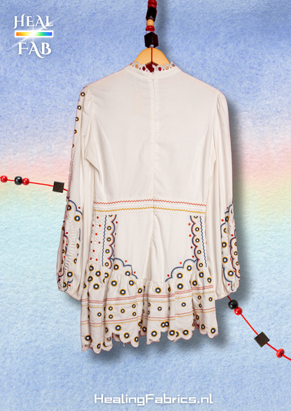 The white lilly dress with multicolor embroidery
